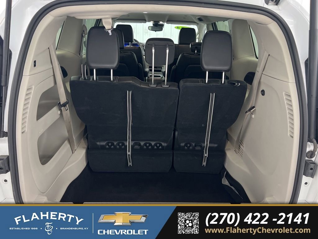 Used 2024 Chrysler Pacifica Touring-L FWD image 18