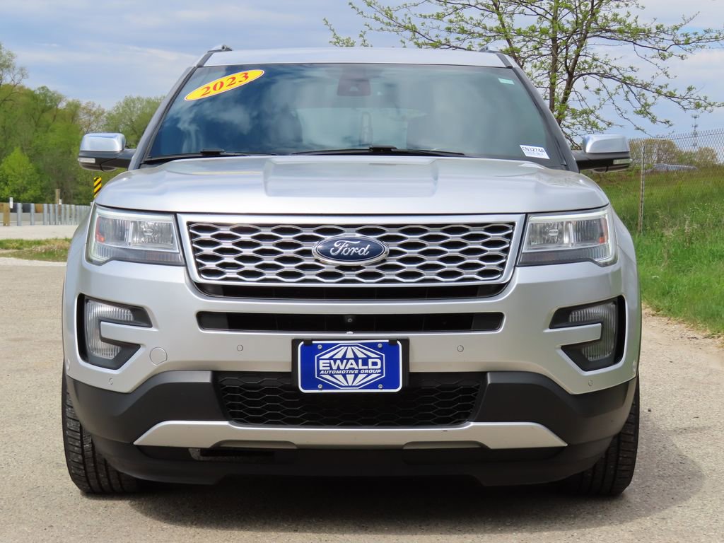 Used 2017 Ford Explorer Platinum AWD/4WD image 14