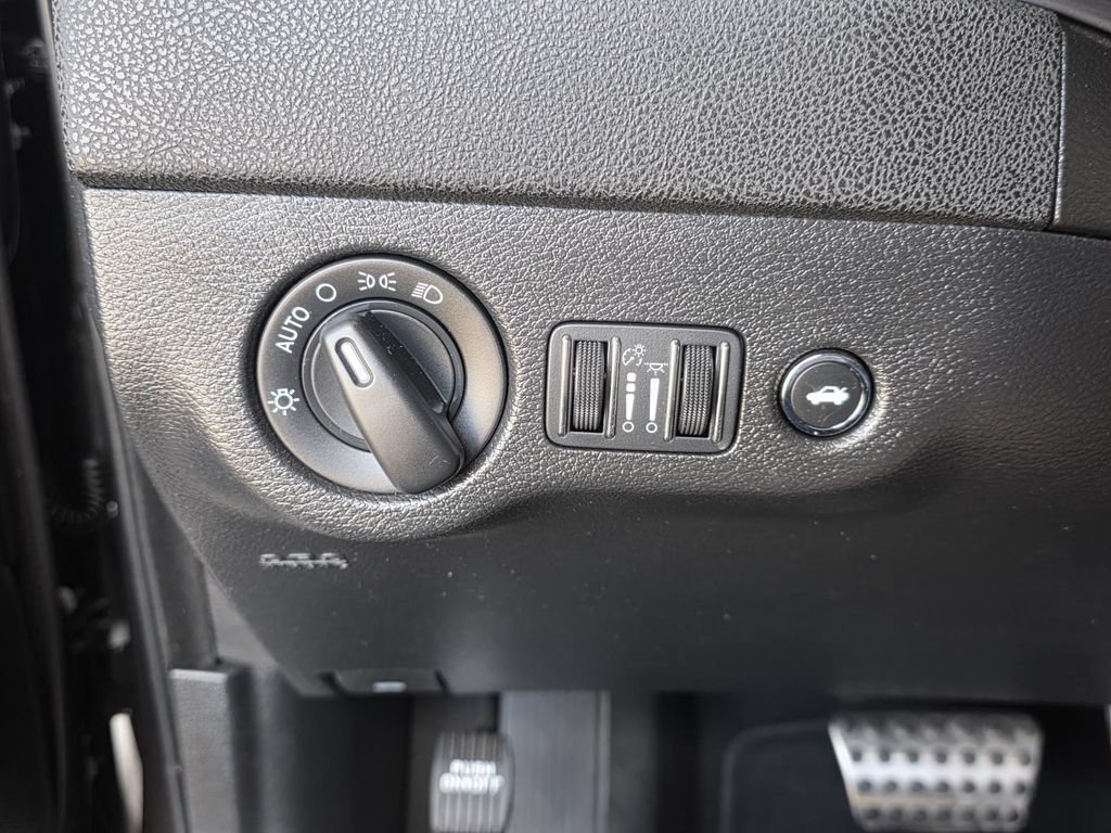 Used 2023 Dodge Charger R/T RWD image 29