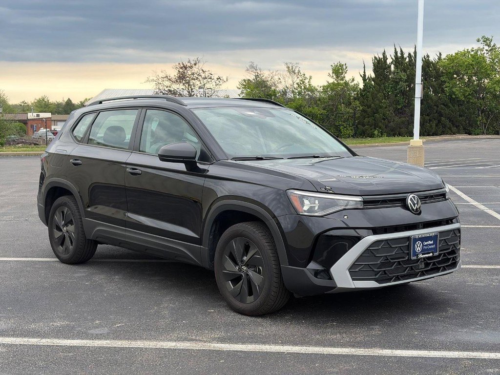Used 2025 Volkswagen Taos S image 3