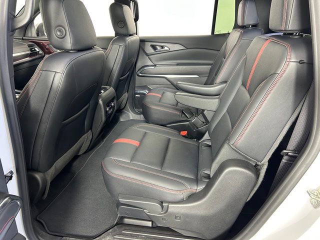 Used 2024 Chevrolet Traverse RS image 16