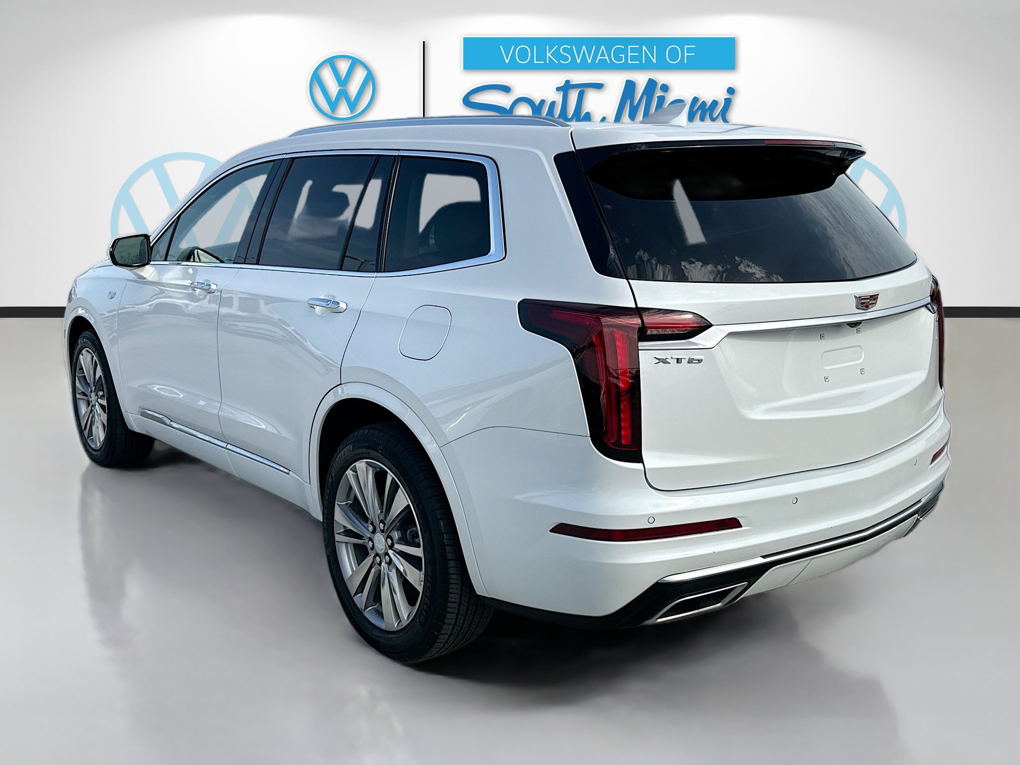 Used 2023 Cadillac XT6 Premium Luxury FWD image 5