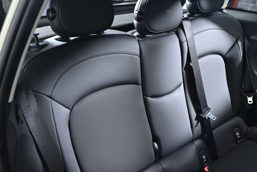 Certified 2022 MINI Cooper 4-Door Hardtop FWD image 23