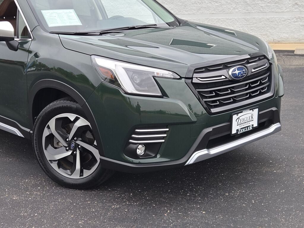 Used 2024 Subaru Forester Touring w/ Pop Package 2 AWD/4WD video 2