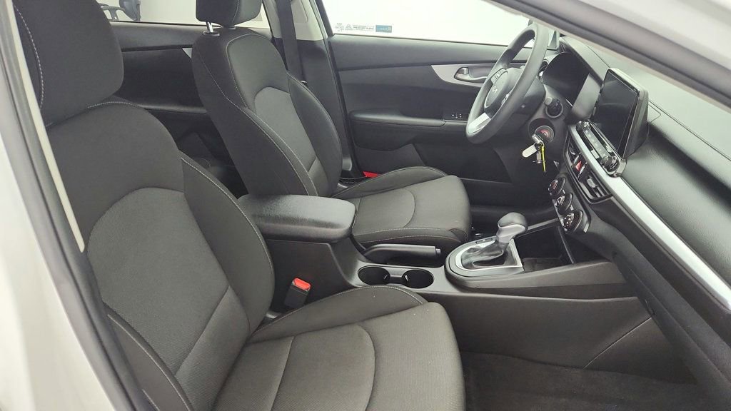 Used 2023 Kia Forte LX image 24