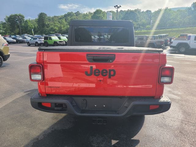 Used 2023 Jeep Gladiator Sport AWD/4WD image 4