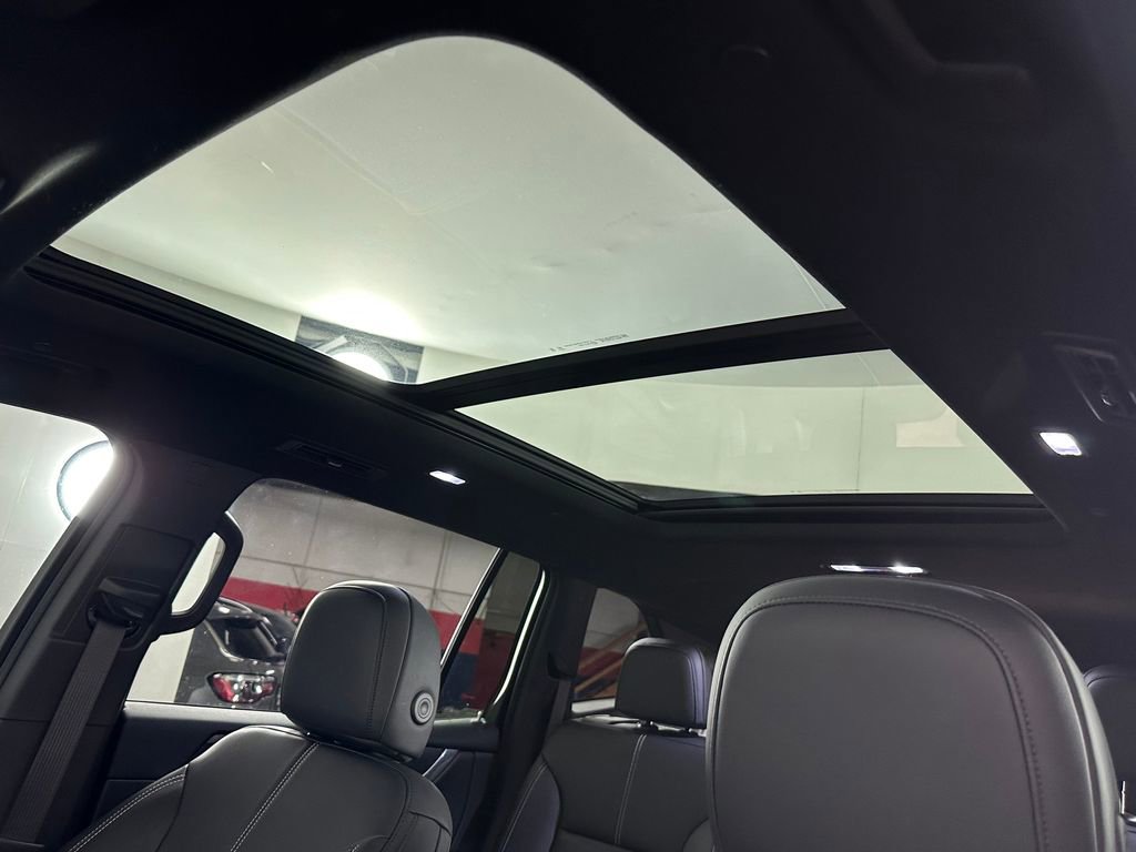 Used 2025 GMC Acadia Elevation w/ Elevation Premium Package image 26