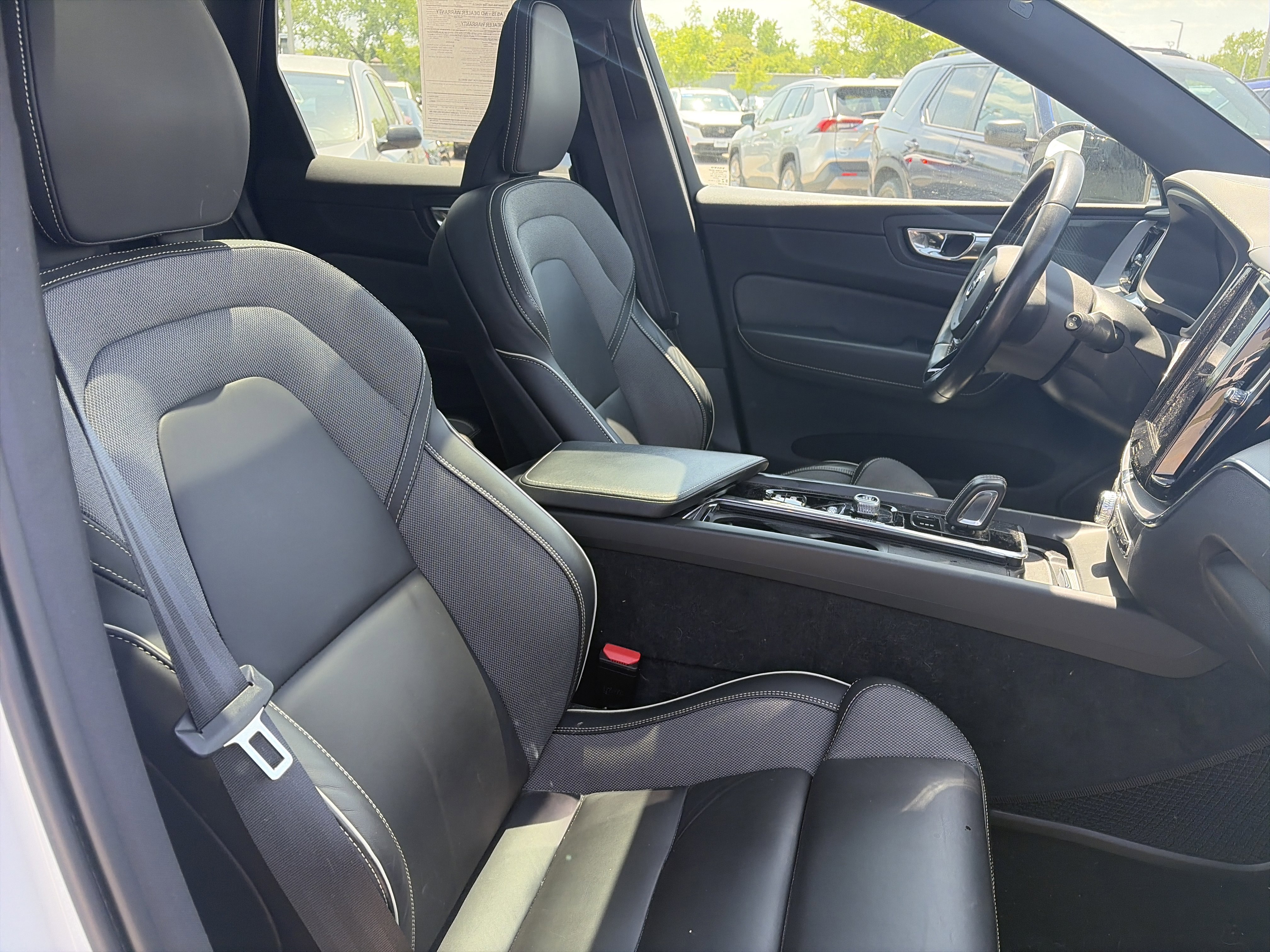 Used 2021 Volvo XC60 T8 R-Design w/ Protection Package Premier AWD/4WD image 14