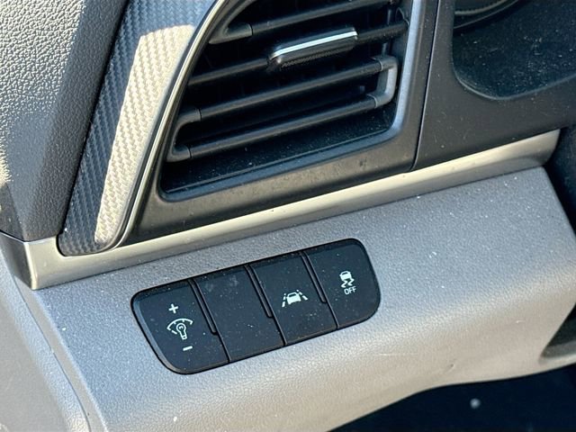 Used 2020 Hyundai Elantra SE image 8