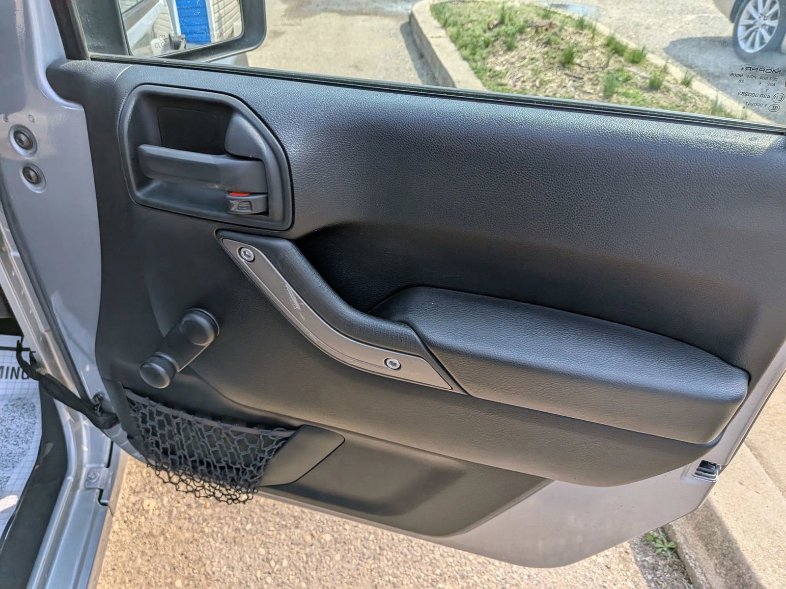 Used 2016 Jeep Wrangler Sport w/ Connectivity Group image 28