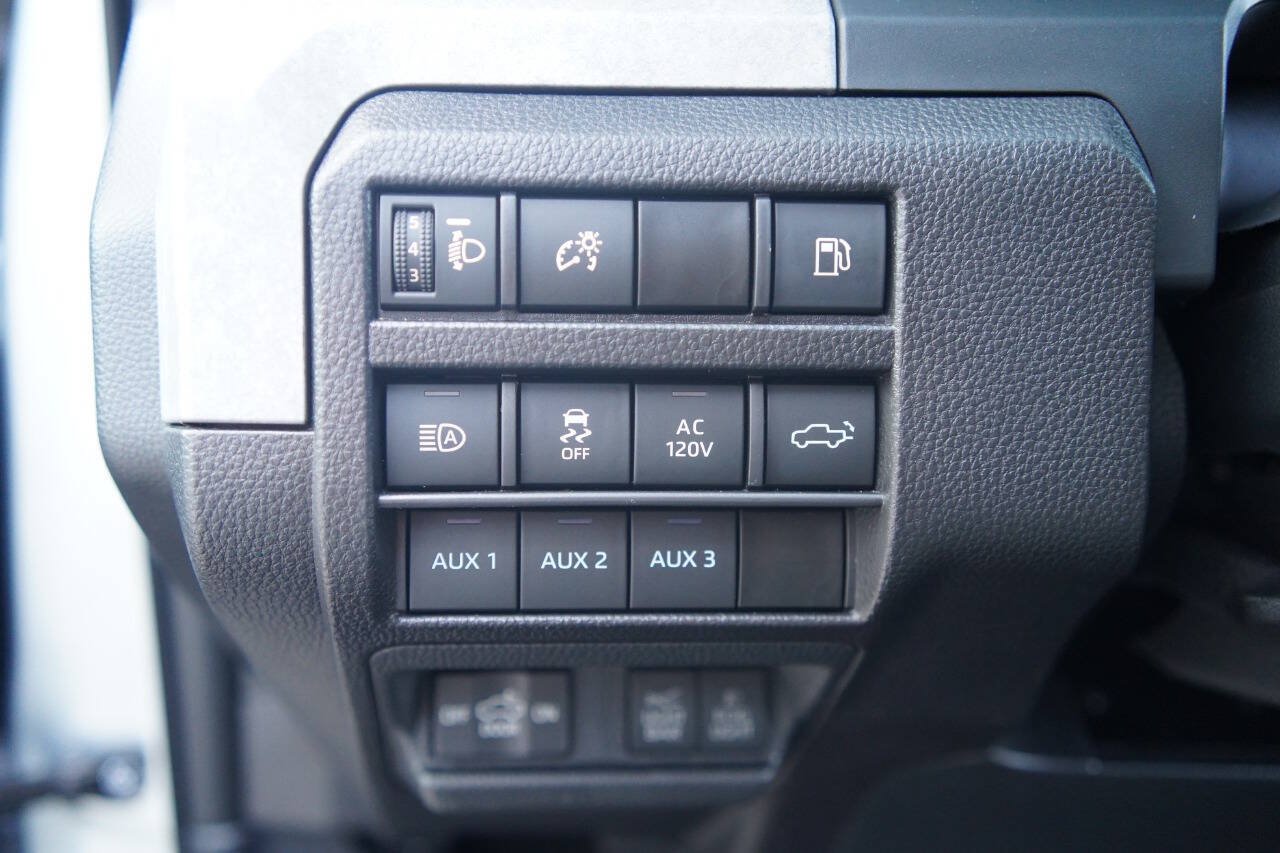 Used 2024 Toyota Tacoma 4x4 Double Cab Hybrid image 40
