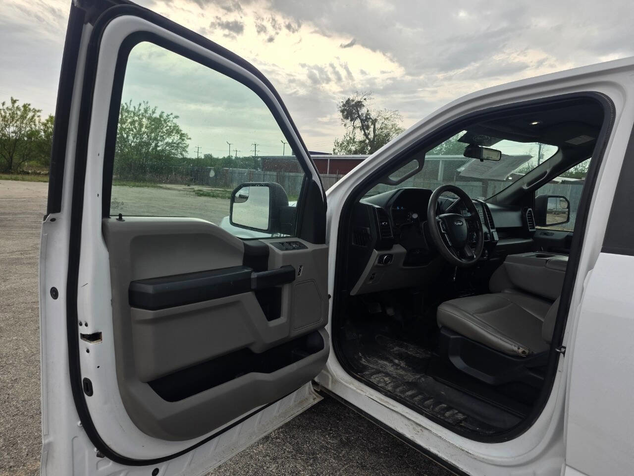 Used 2018 Ford F150 XL w/ Equipment Group 101A Mid image 5