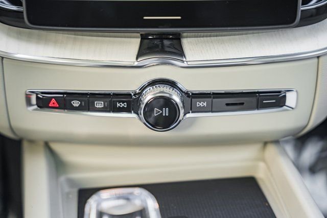 New 2026 Volvo XC60 B5 Ultra w/ Protection Package Premier image 23