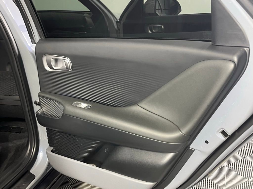 Used 2025 Hyundai Ioniq 6 SEL image 29