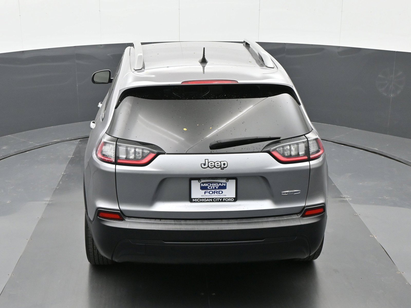 Used 2020 Jeep Cherokee Latitude w/ Cold Weather Group FWD image 30