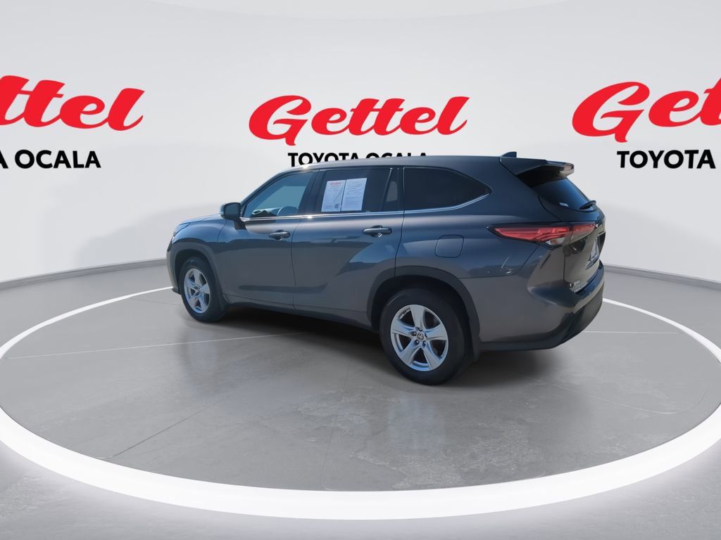 Used 2021 Toyota Highlander LE image 6