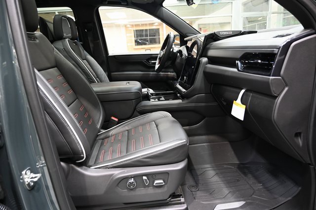 New 2026 GMC Yukon XL AT4 Ultimate w/ LPO, Illumination Package image 13