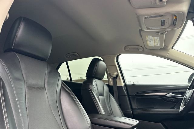 Used 2023 Buick Envision Essence image 19