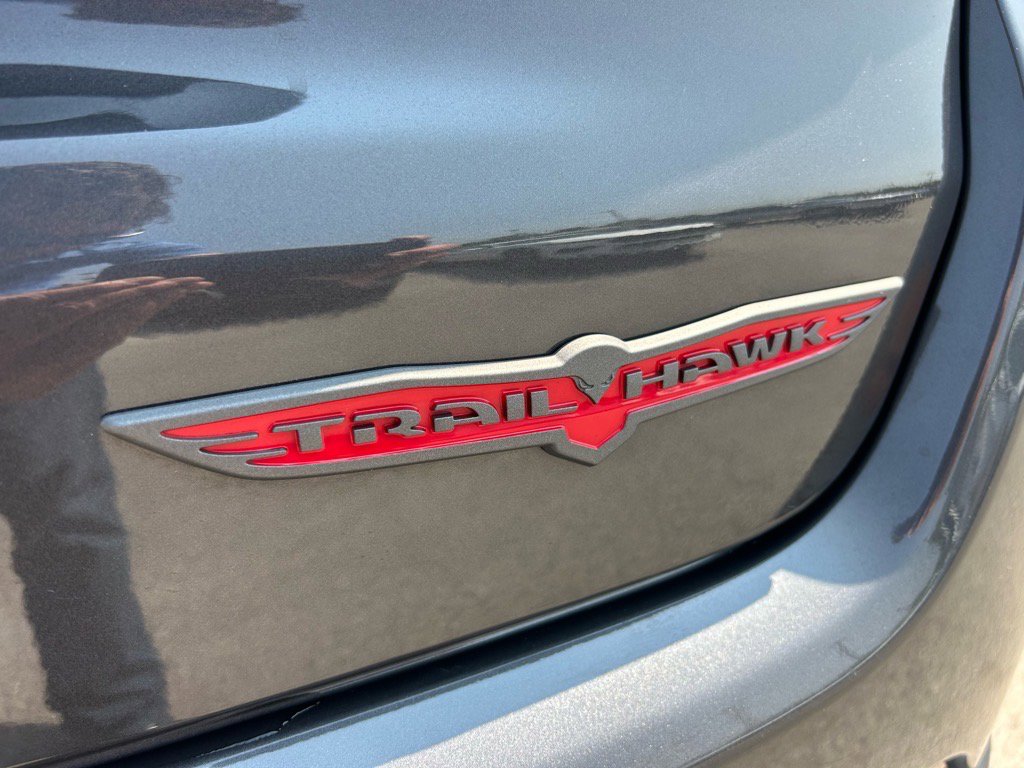 Used 2024 Jeep Compass Trailhawk image 7