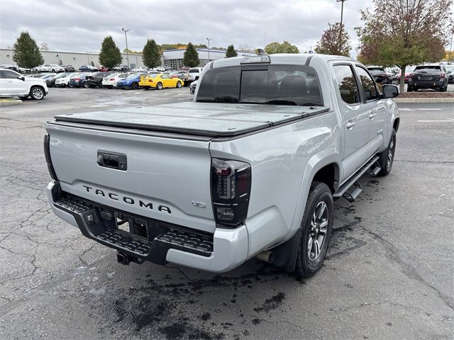 Used 2018 Toyota Tacoma TRD Sport image 11
