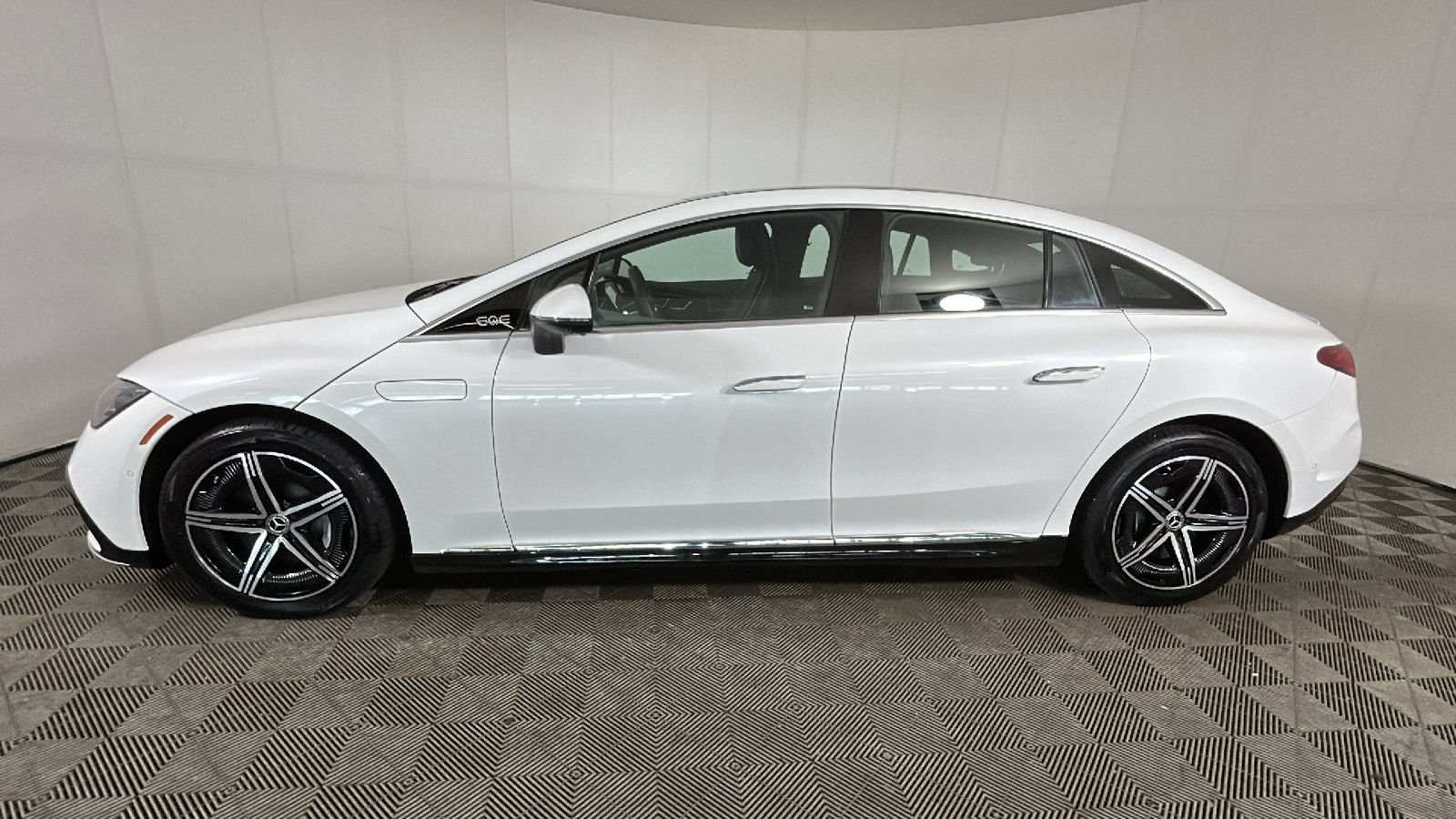 Used 2023 Mercedes-Benz EQE 350+ 4MATIC Sedan image 5