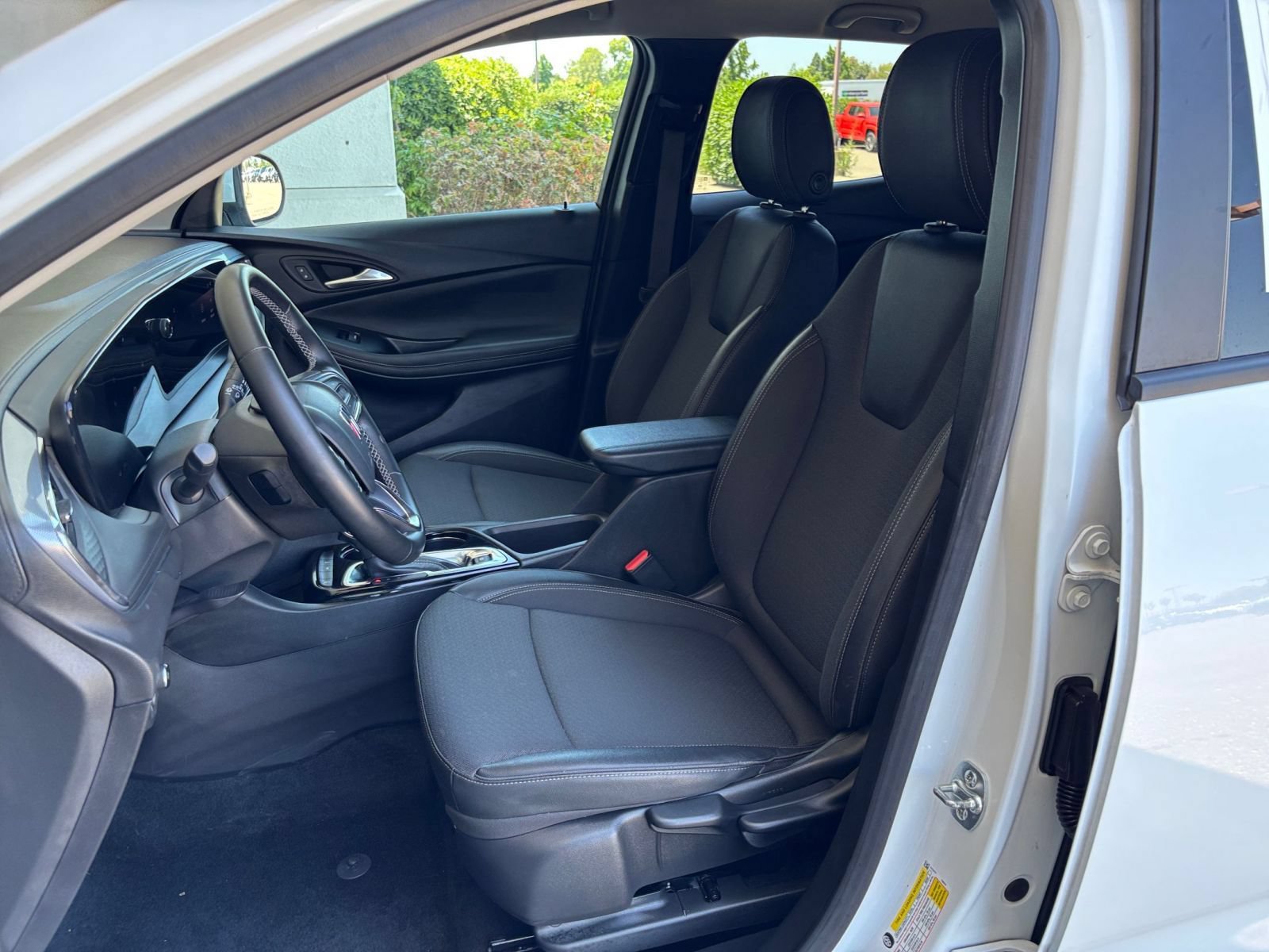 Used 2025 Buick Encore GX Preferred FWD image 35