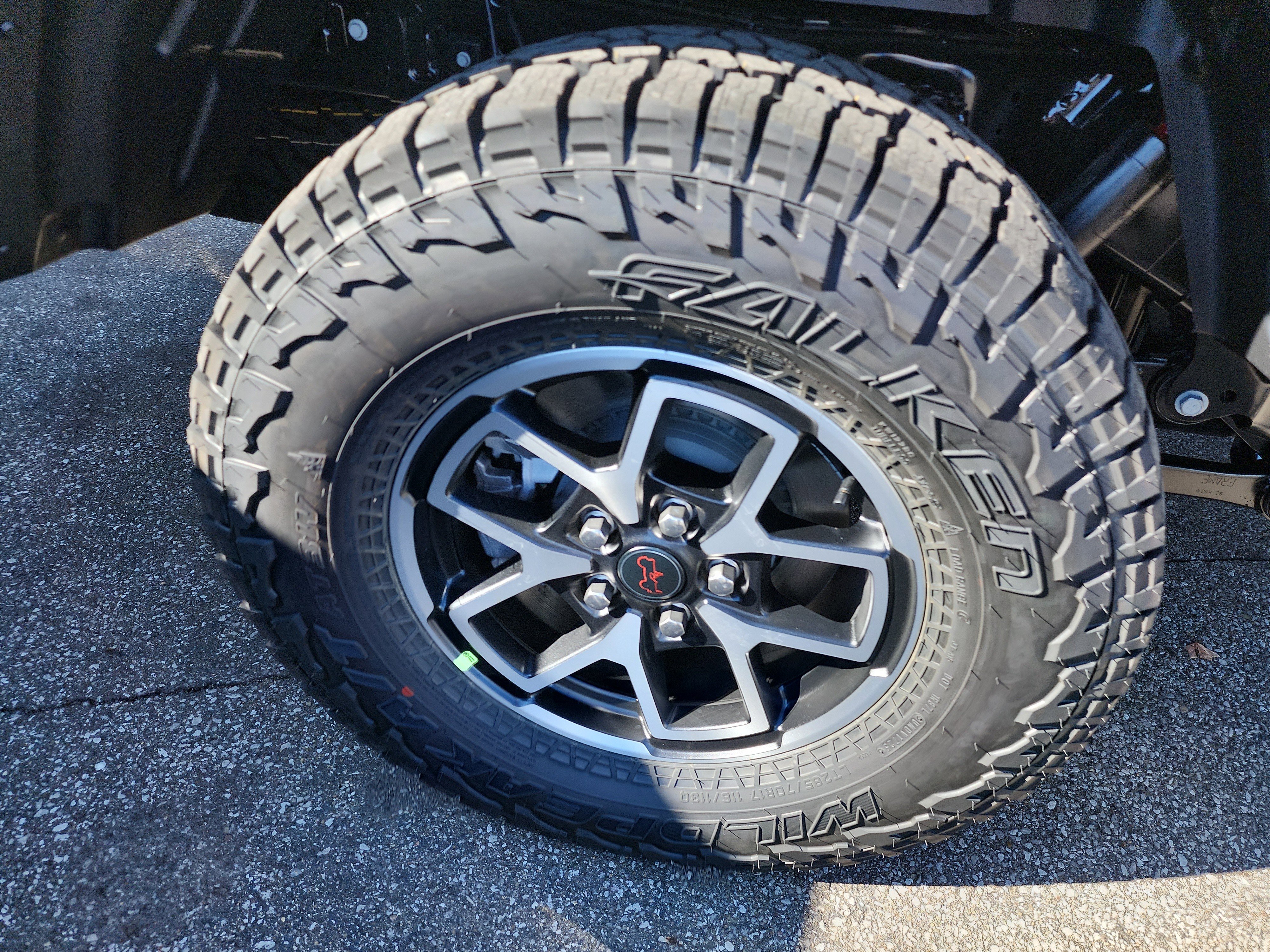 New 2025 Jeep Gladiator Rubicon image 28