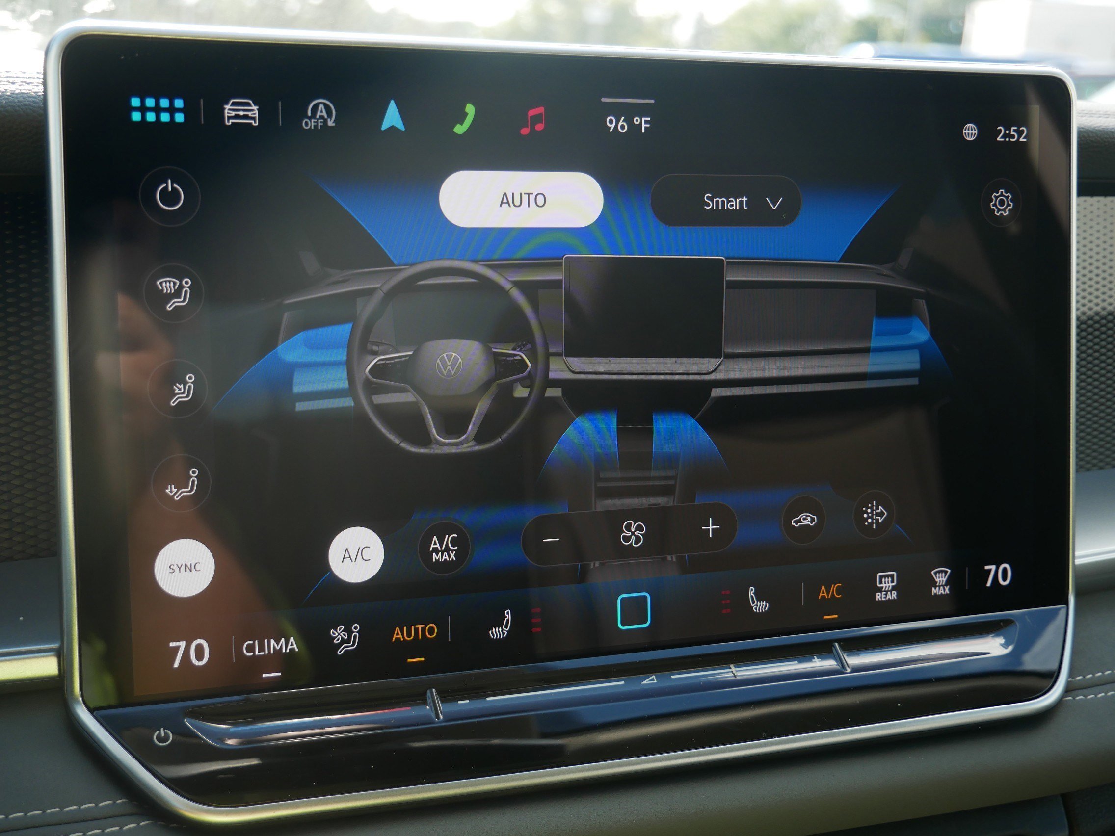 New 2025 Volkswagen Tiguan SE image 9