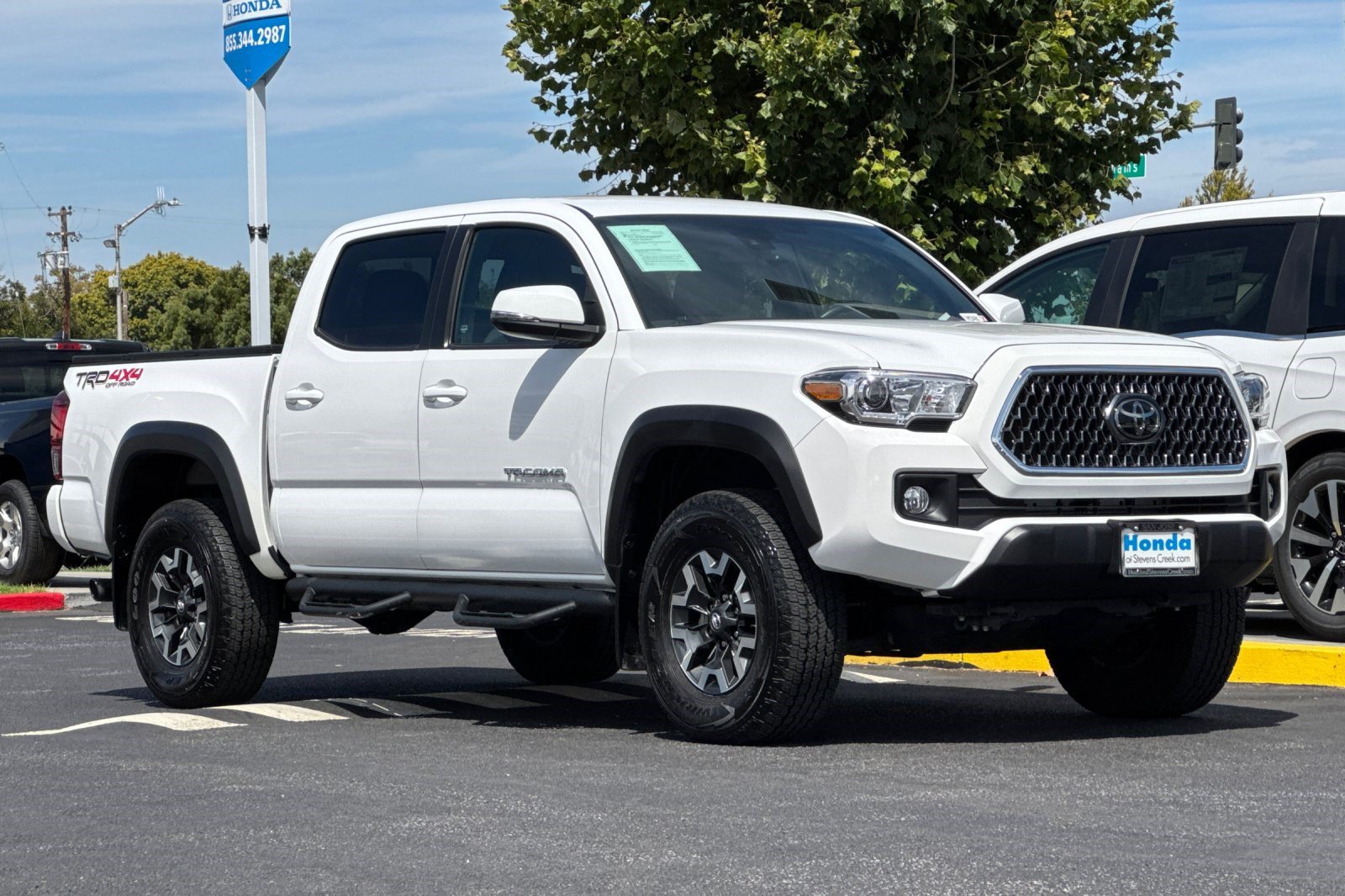 Used 2019 Toyota Tacoma TRD Off-Road w/ Technology Package AWD/4WD image 6