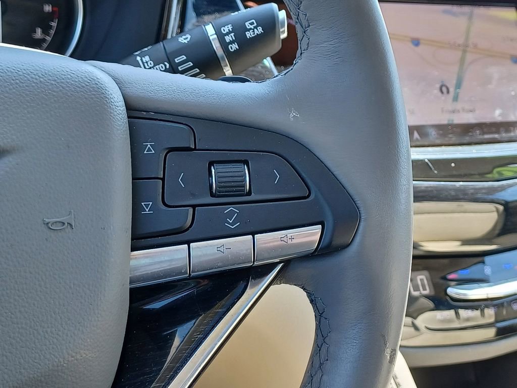 Used 2025 Cadillac XT6 Premium Luxury w/ LPO, Floor Liner Package AWD/4WD image 22