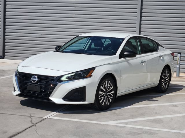 Used 2024 Nissan Altima 2.5 SV FWD image 4