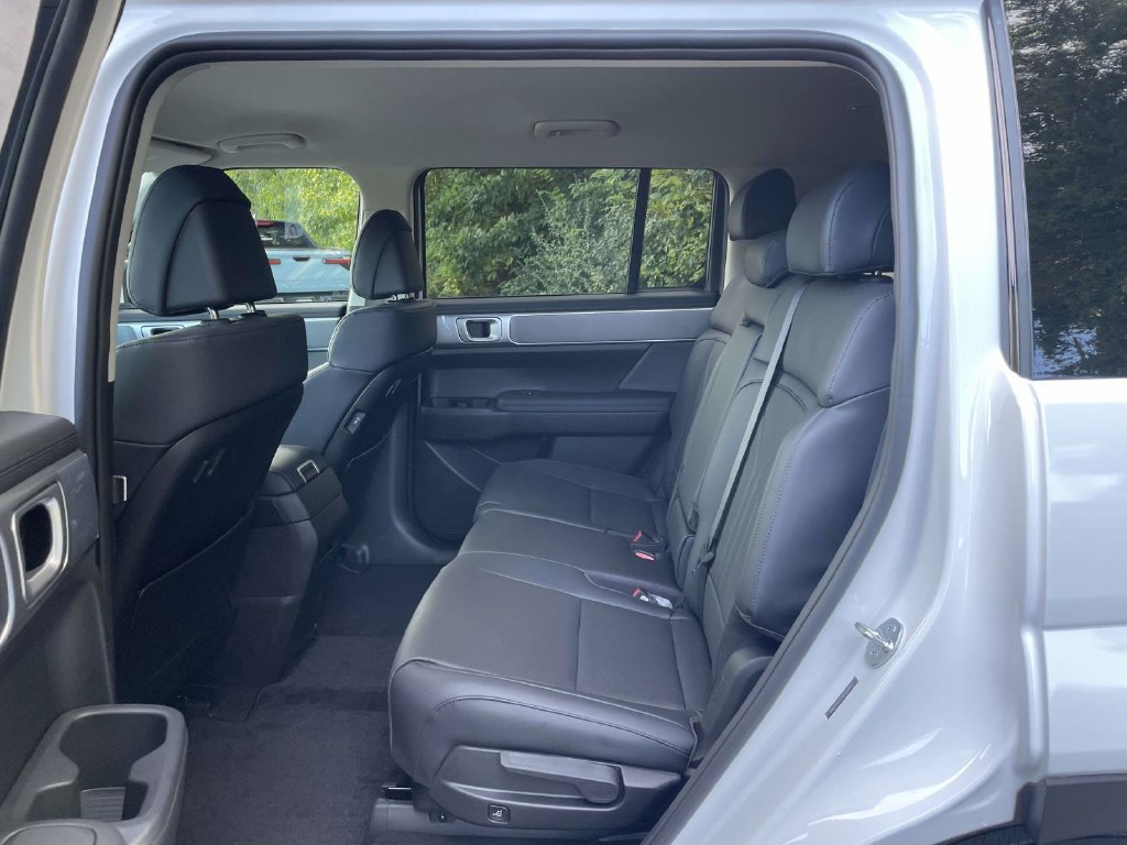 New 2027 Hyundai Santa Fe SEL FWD image 11