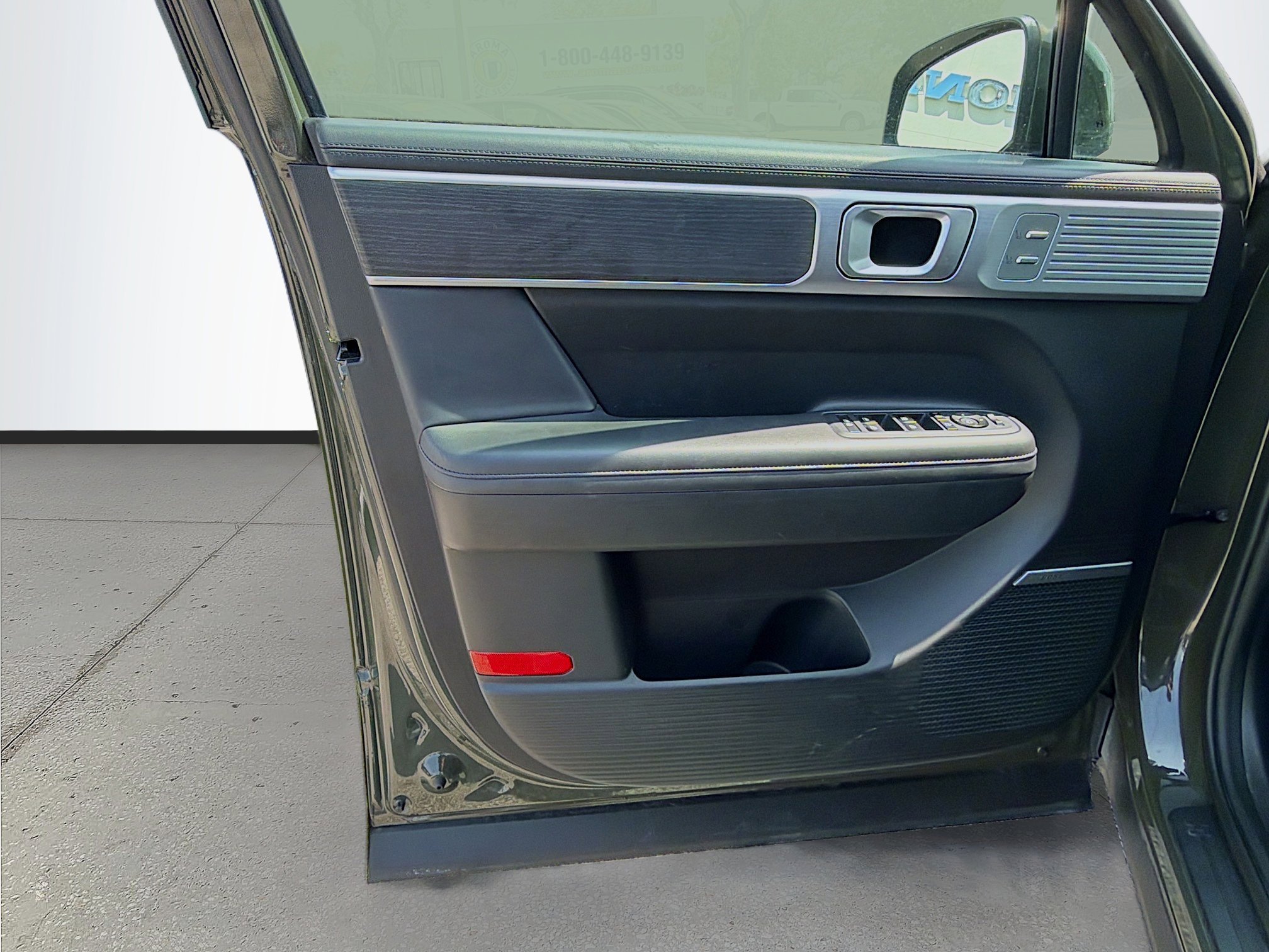 Used 2024 Hyundai Santa Fe Limited image 24