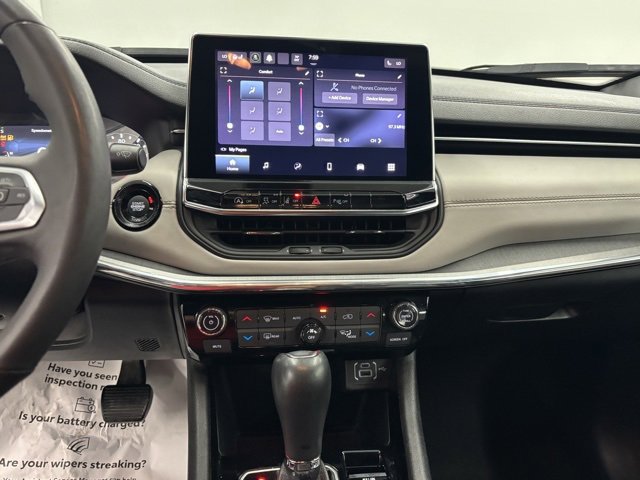 Used 2024 Jeep Compass Limited image 20