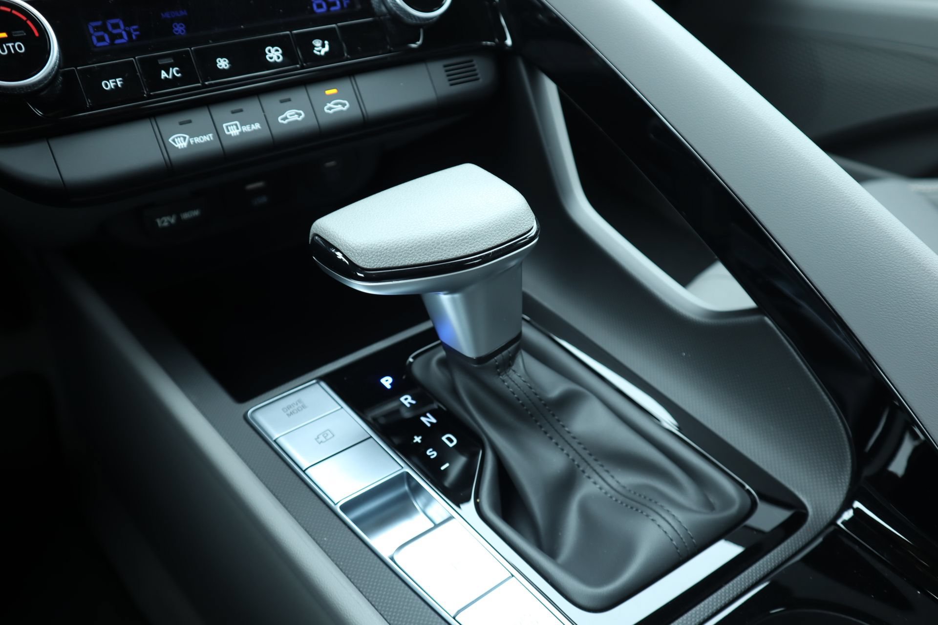 New 2026 Hyundai Elantra Hybrid FWD image 15