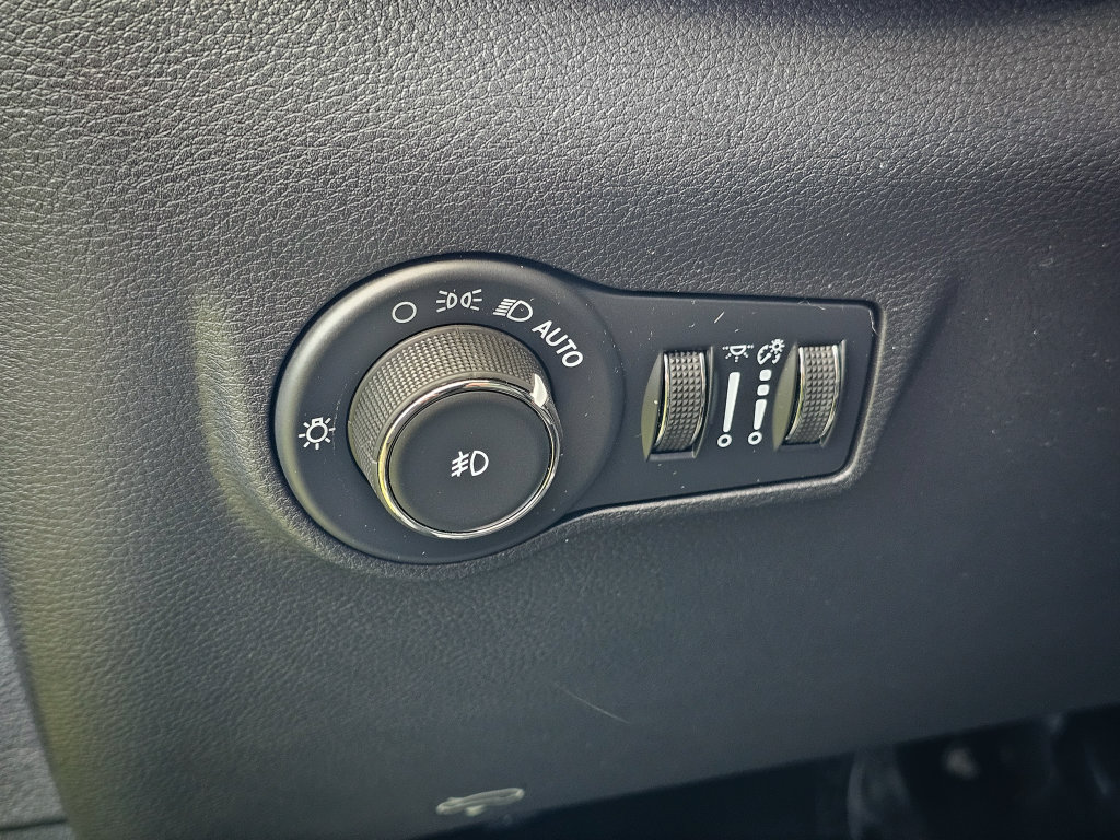 Used 2023 Jeep Compass Limited AWD/4WD image 14