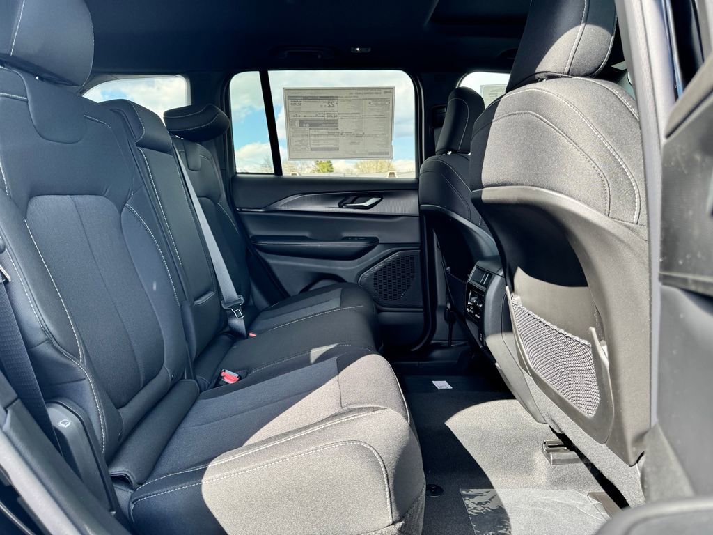 New 2026 Jeep Grand Cherokee Laredo X AWD/4WD image 12
