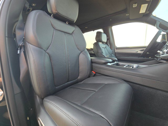 New 2025 Jeep Wagoneer Series II w/ Convenience Group I image 12