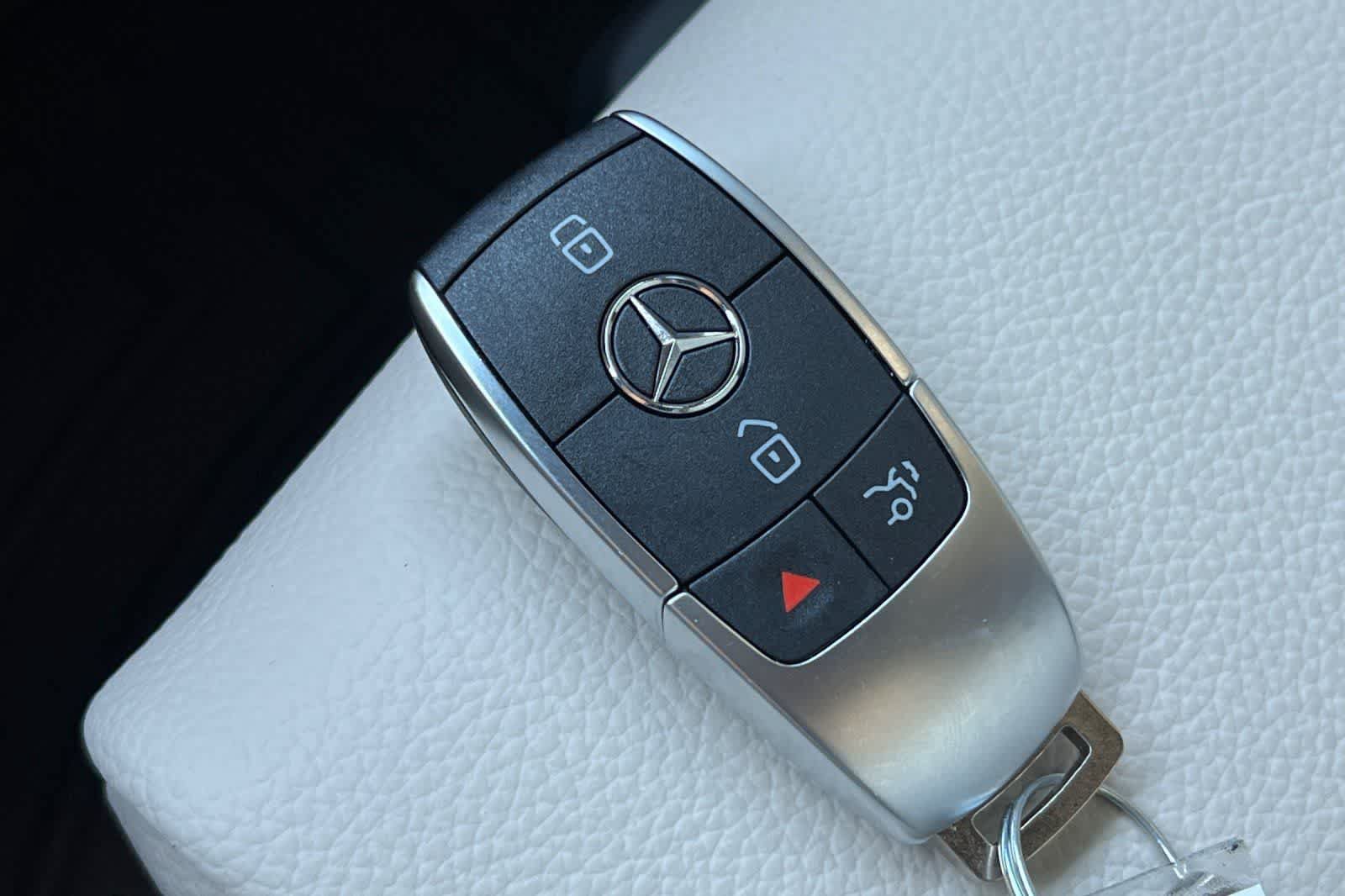 Used 2026 Mercedes-Benz GLB 250 4MATIC image 27