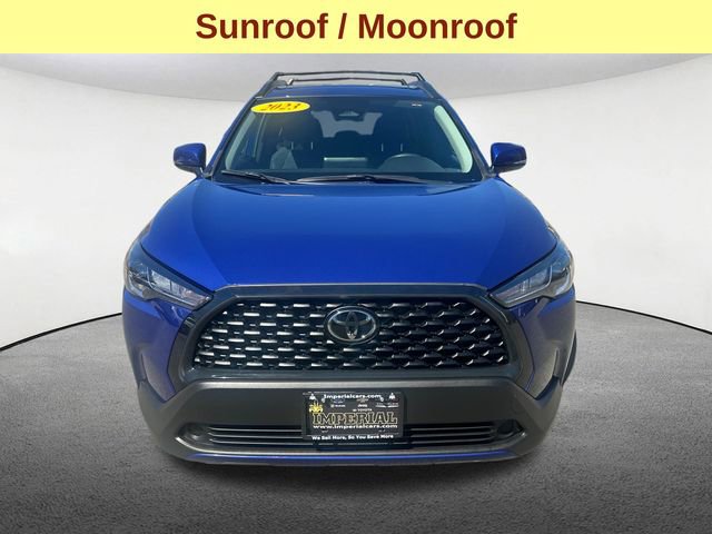 Used 2023 Toyota Corolla Cross LE w/ Moonroof Package image 4