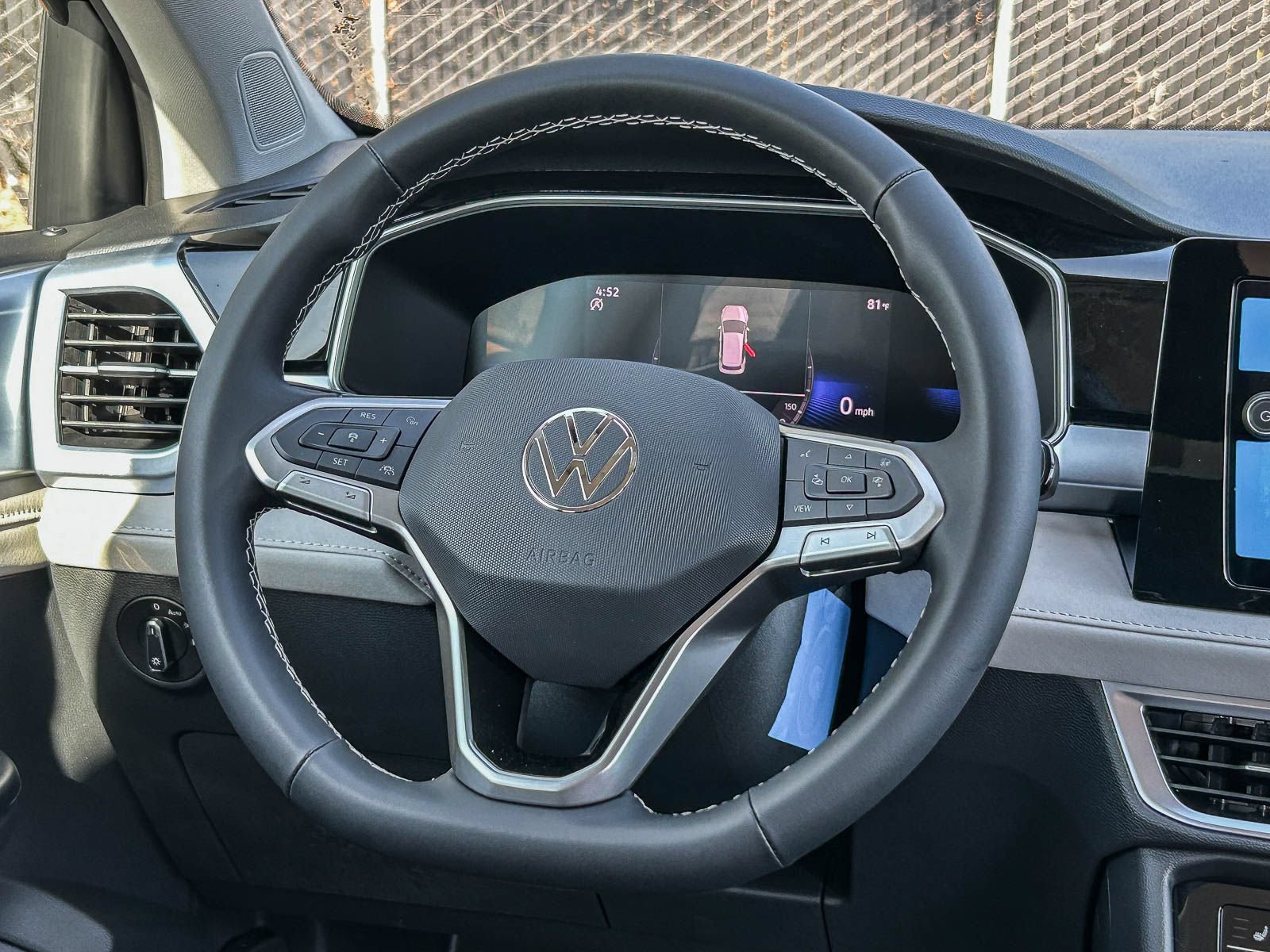 New 2026 Volkswagen Taos SE FWD image 17