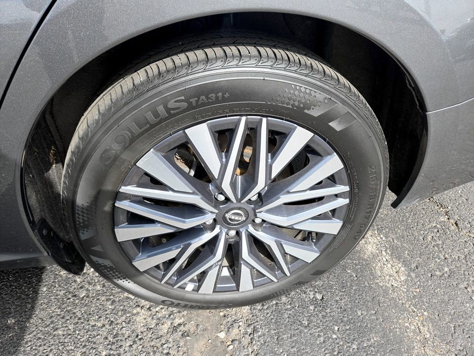 Used 2025 Nissan Altima 2.5 SV image 32