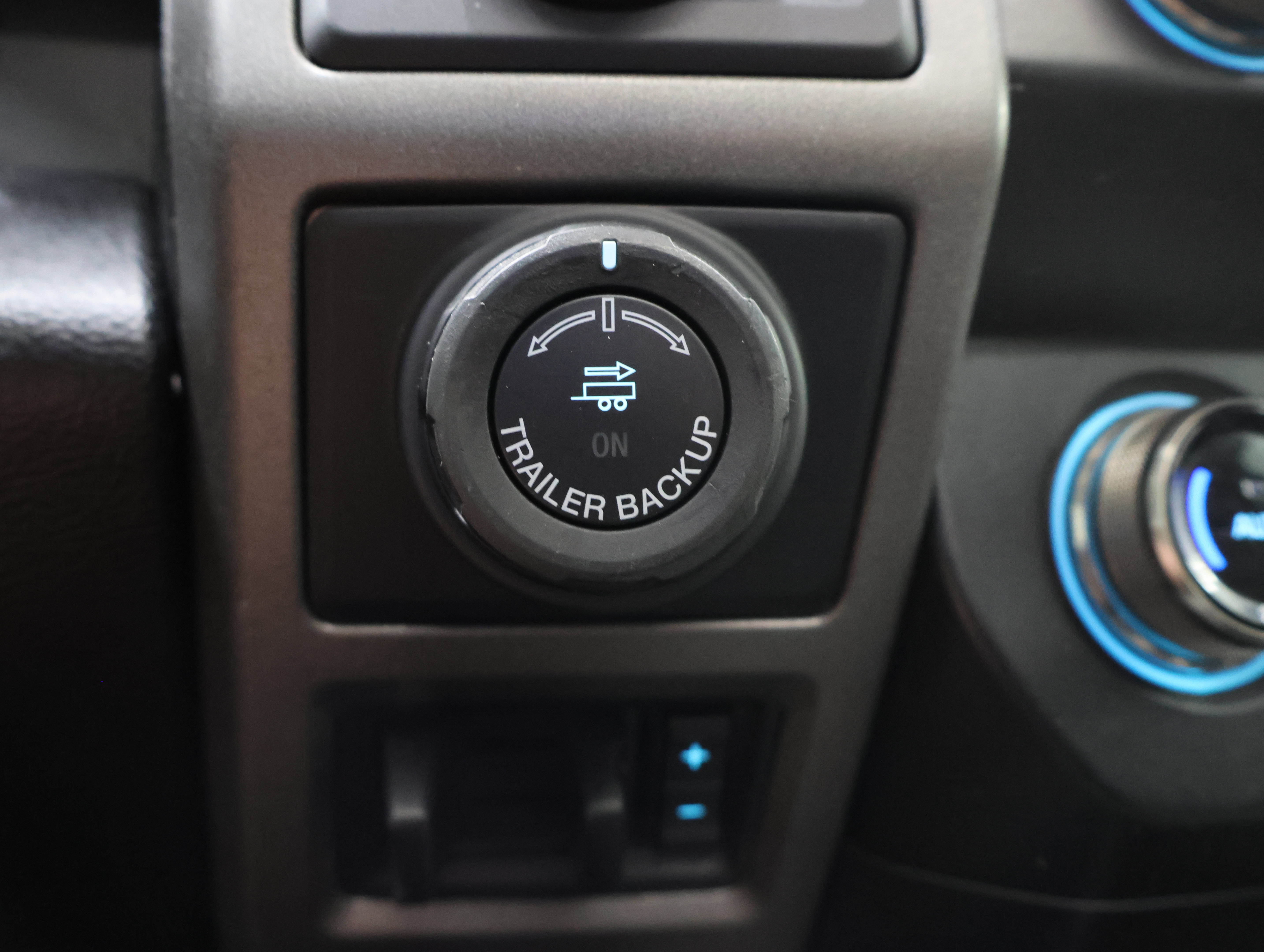 Used 2019 Ford F150 Raptor w/ Equipment Group 802A Luxury AWD/4WD image 52