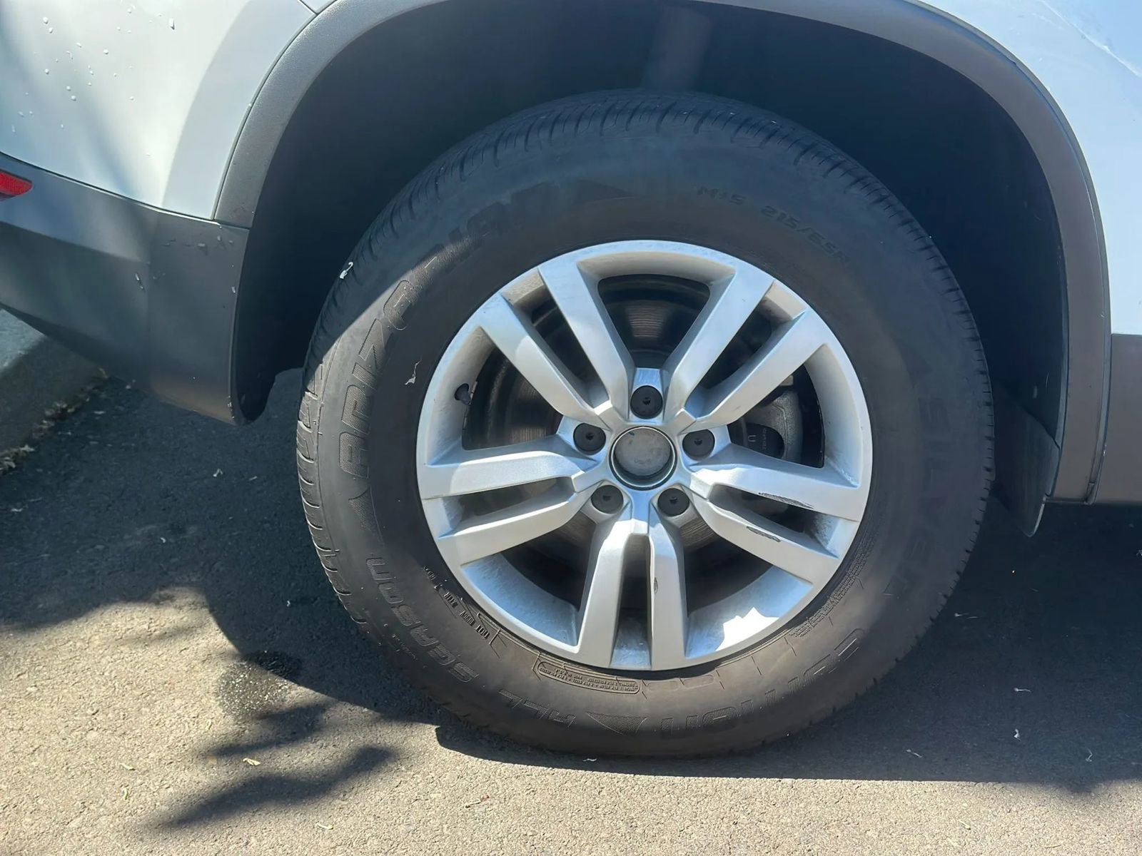Used 2016 Volkswagen Tiguan SEL FWD image 18