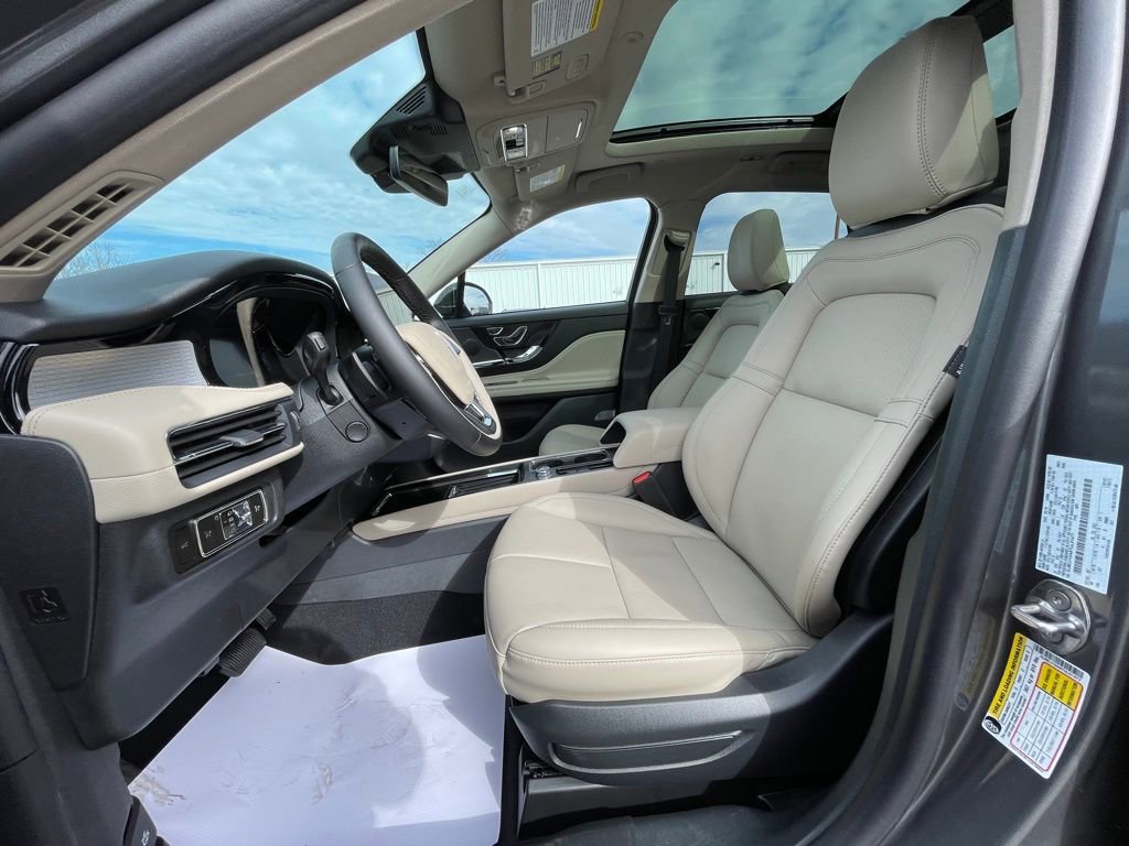 New 2026 Lincoln Corsair Premiere image 17