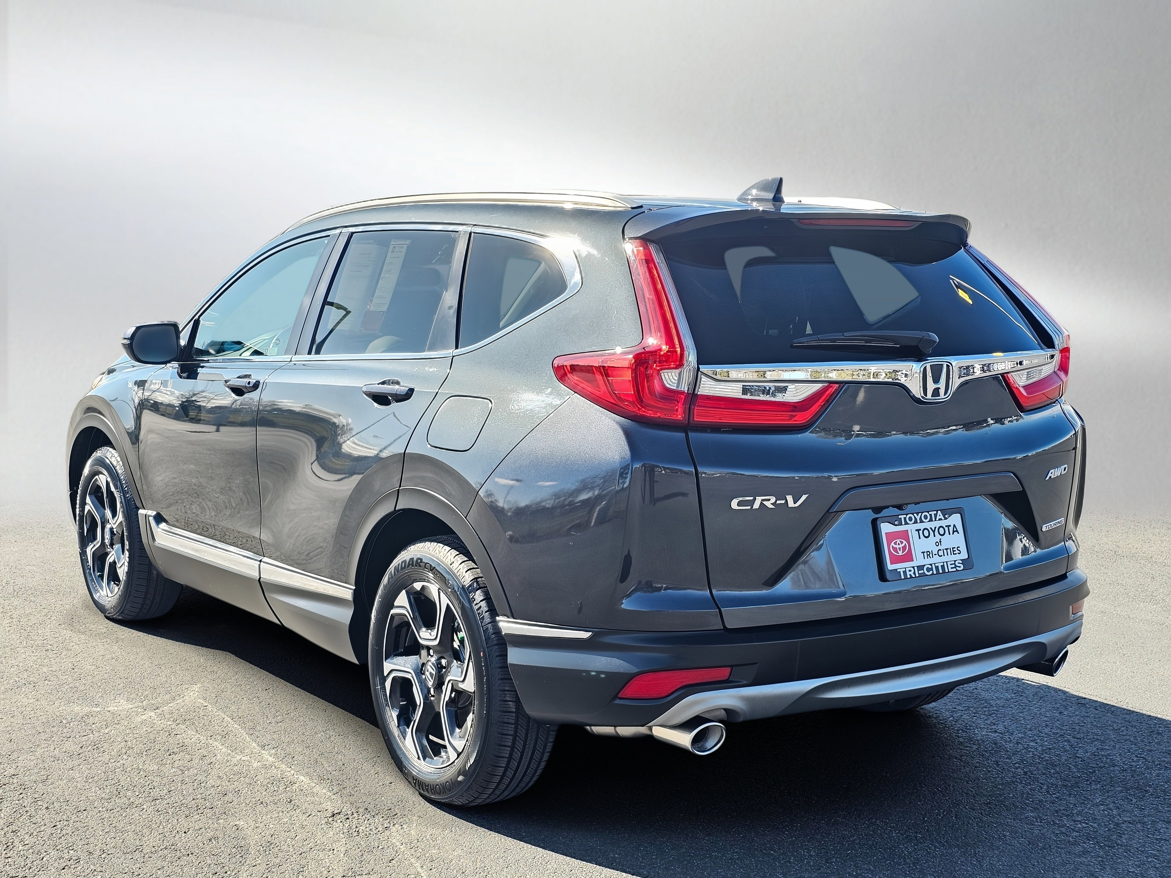 Used 2019 Honda CR-V Touring image 3