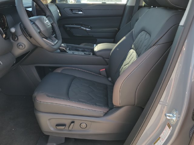 New 2026 Nissan Pathfinder Platinum AWD/4WD image 6
