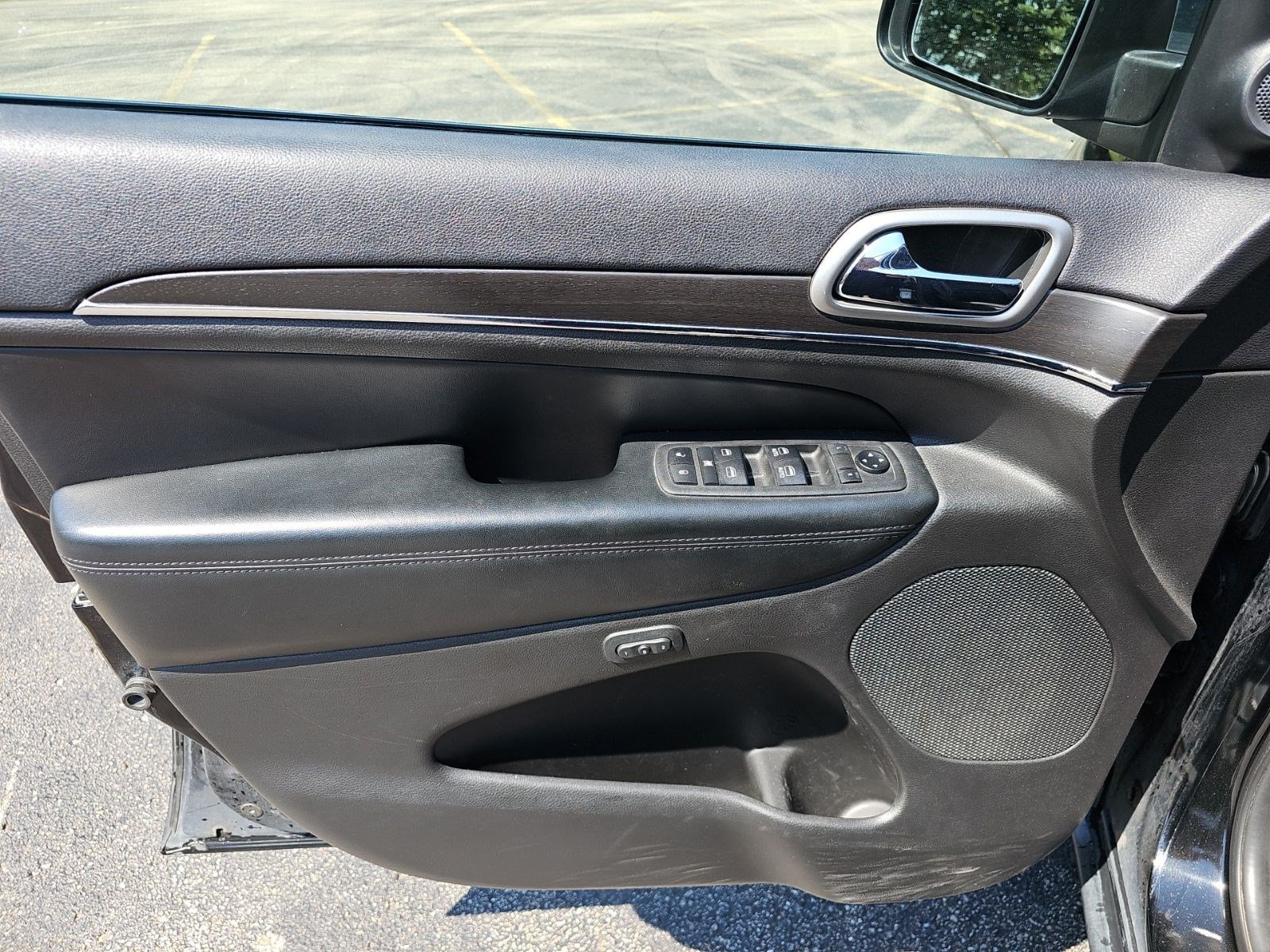 Used 2018 Jeep Grand Cherokee Limited AWD/4WD image 13