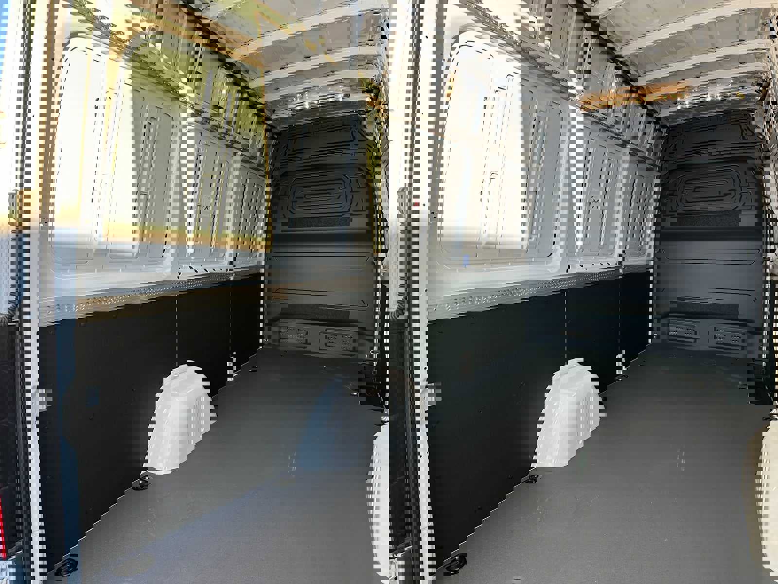 Used 2024 Mercedes-Benz Sprinter 2500 image 19