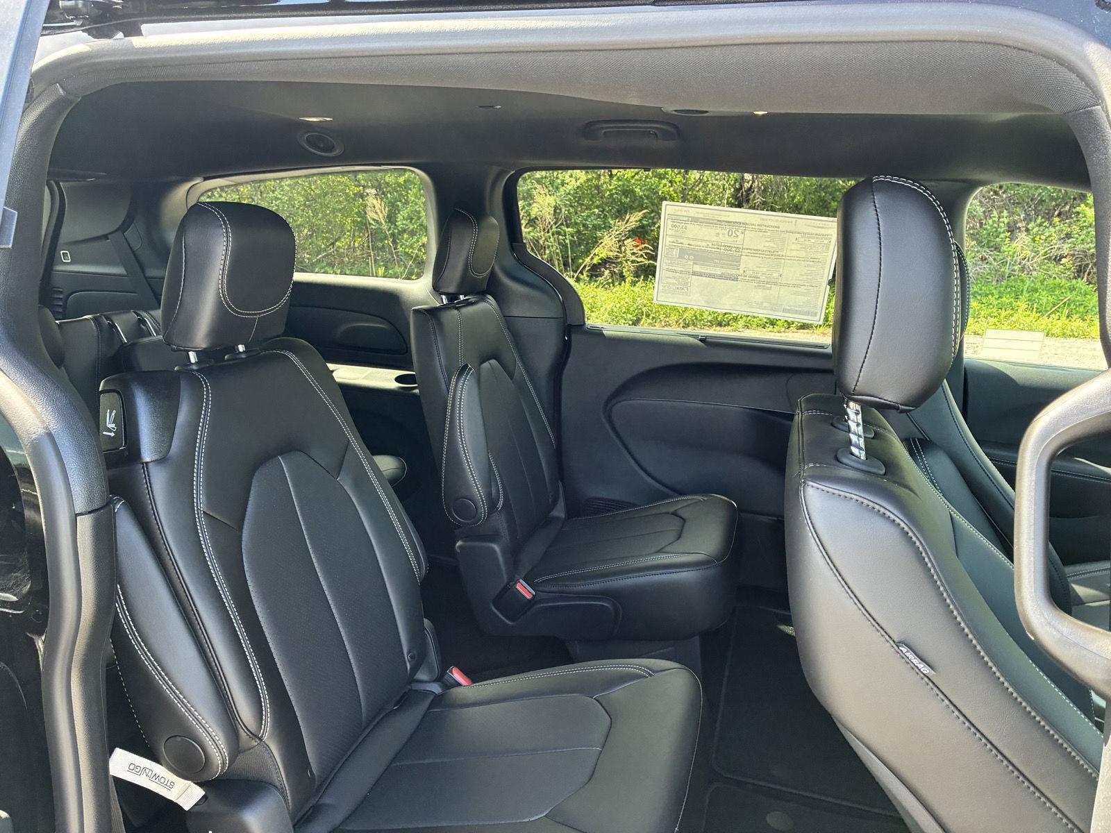 New 2027 Chrysler Pacifica Select AWD/4WD image 19